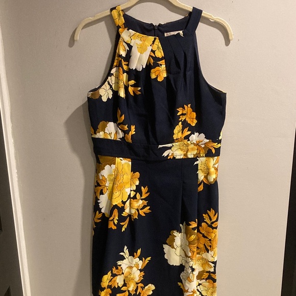 Petite Floral Sleeveless Dress - Picture 2 of 3